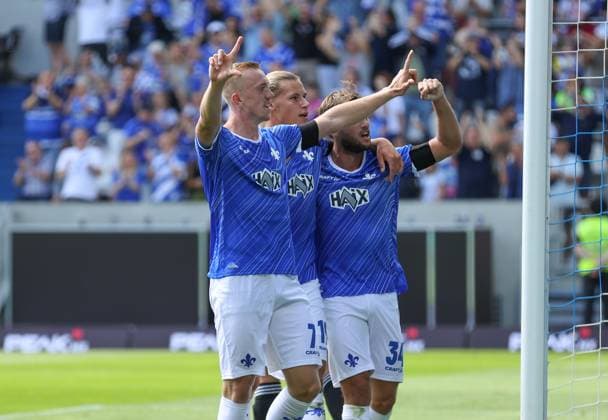 25.08.2024, xdcx, Fussball 2. Bundesliga, SV Darmstadt 98 - 1. FC Nürnberg, emonline, emspor, despor, v.l., Torjubel zum 1:0 durch Isac Lidberg (SV Darmstadt 98), Goal celebration, celebrate the goal DFL DFB REGULATIONS PROHIBIT ANY USE OF PHOTOGRAPHS AS IMAGE SEQUENCES AND OR QUASI-VIDEO.