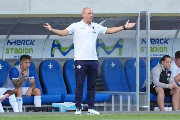 Trainer Torsten Lieberknecht (SV Darmstadt 98) resigniert - 25.08.2024 2. Bundesliga, Saison 24 25: SV Darmstadt 98 vs 1. FC Nürnberg, Stadion am Boellenfalltor, emonline, emspor,