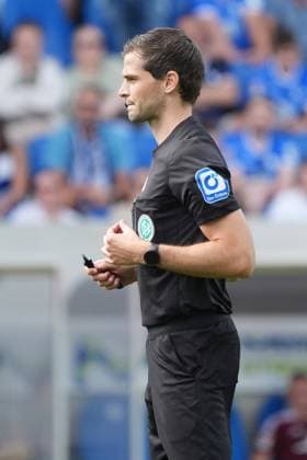 Schiedsrichter Dr. Max Burda - 25.08.2024 2. Bundesliga, Saison 24 25: SV Darmstadt 98 vs 1. FC Nürnberg, Stadion am Boellenfalltor, emonline, emspor,