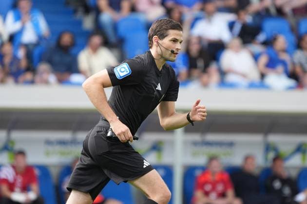 Schiedsrichter Dr. Max Burda - 25.08.2024 2. Bundesliga, Saison 24 25: SV Darmstadt 98 vs 1. FC Nürnberg, Stadion am Boellenfalltor, emonline, emspor,