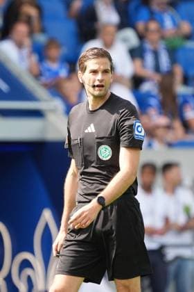 Schiedsrichter Dr. Max Burda - 25.08.2024 2. Bundesliga, Saison 24 25: SV Darmstadt 98 vs 1. FC Nürnberg, Stadion am Boellenfalltor, emonline, emspor,