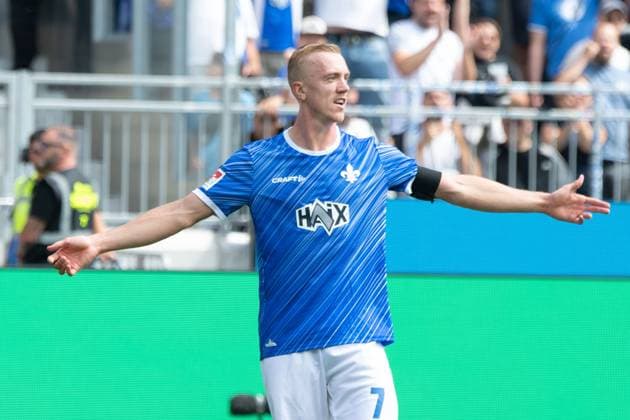 2024.08.25 xJFAx Fussball 2.Bundesliga 3.Spieltag Saison 2024 25, SV Darmstadt 98 - 1.FC Nürnberg v.l., Isac Lidberg (SV Darmstadt 98) Torjubel, Goal celebration, celebrate the goal (DFL DFB REGULATIONS PROHIBIT ANY USE OF PHOTOGRAPHS as IMAGE SEQUENCES and or QUASI-VIDEO
