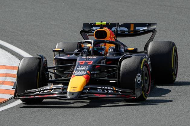 2024-08-25 F1 - Heineken Dutch GP - Grand Prix Race ZANDVOORT, NETHERLANDS - AUGUST 25: Sergio Perez of Red Bull Racing competing in the Grand Prix Race during F1 - Heineken Dutch GP on August 25, 2024 in Zandvoort, Netherlands. Zandvoort Netherlands Content not available for redistribution in The Netherlands directly or indirectly through any third parties. Copyright: xAndrexWeeningx