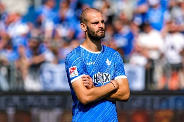 Aleksandar Vukotic (SV Darmstadt 98, 20) ist enttaeuscht ueber Unentschieden, GER, SV Darmstadt 98 vs. 1. FC Nuernberg, Fussball, 2. Bundesliga, 3. Spieltag, Spielzeit 2024 2025, 25.08.2024. DFL REGULATIONS PROHIBIT ANY USE OF PHOTOGRAPHS as IMAGE SEQUENCES and or QUASI-VIDEO GER, SV Darmstadt 98 vs. 1. FC Nuernberg Fussball, 2. Bundesliga, 3. Spieltag, Spielzeit 2024 2025, 25.08.2024. Darmstadt