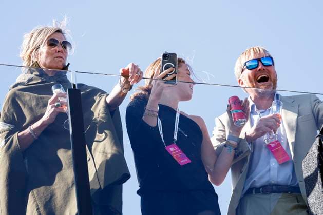 Sport Bilder des Tages Queen Maxima of the Netherlands and princess Alexia of the Netherlands and King Willem Alexander of the Netherlands during the F1 Grand Prix of Netherlands at Circuit Park Zandvoort on August 25, 2024 in Zandvoort, Netherlands. Defodi-704_MTB20240825F1MTBPhoto-5138