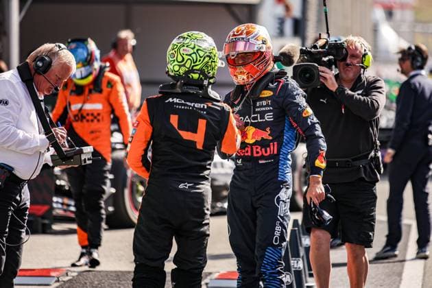 4 Lando Norris (GBR, McLaren Formula 1 Team), 1 Max Verstappen (NLD, Oracle Red Bull Racing), F1 Grand Prix of the Netherlands at Circuit Zandvoort on August 25, 2024 in Zandvoort, Netherlands. (Photo by HOCH ZWEI) Zandvoort Netherlands