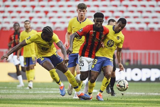 MCKENZIE Mark (TOULOUSE FC) and CHO Mohamed-ali (OGC Nice) and CASSERES Jr. Cristian (TOULOUSE FC) . OGC Nice vs Toulouse FC, Ligue 1 in Allianz Riviera, NICE, France, on August 25, 2024. FOOTBALL : OGC Nice vs Toulouse FC - Ligue 1 - 25 08 25 FredDides Panoramic 