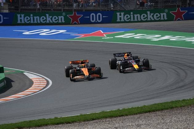 FORMULA 1 HEINEKEN DUTCH GRAND PRIX 2024 25.08.2024, Circuit Park Zandvoort, Zandvoort, FORMULA 1 HEINEKEN DUTCH GRAND PRIX 2024 , im Bild Übberholmanöver von Lando Norris (GBR), McLaren F1 Team an Max Verstappen (NLD), Oracle Red Bull Racing