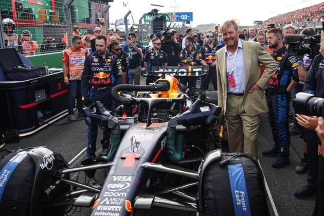 Sport Themen der Woche KW34 Sport Bilder des Tages Willem-Alexander King of the Netherlands during the Formula 1 Heineken Dutch Grand Prix 2024, 15th round of the 2024 Formula One World Championship, WM, Weltmeisterschaft from August 23 to 25, 2024 on the Circuit Zandvoort, in Zandvoort, Netherlands - F1 - DUTCH GRAND PRIX 2024 DPPI Panoramic  240825_R15_OLANDA_DP_XB3_6177