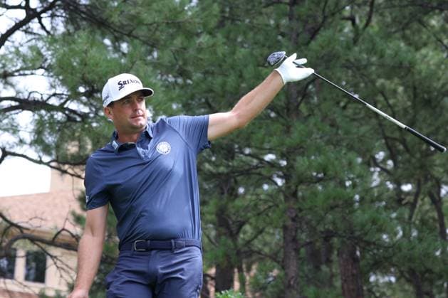 CASTLE ROCK, CO - AUGUST 25: PGA, Golf Herren golfer Keegan Bradley motions that he hit his tee shot left on the 2nd hole during the final round of the PGA FedExCup BMW Championship on August 25th, 2024, at Castle Pines Golf Club in Castle Rock, Colorado. (Photo by Brian Spurlock Icon Sportswire) GOLF: AUG 25 PGA FedExCup Playoffs - BMW Championship EDITORIAL USE ONLY Icon24082511