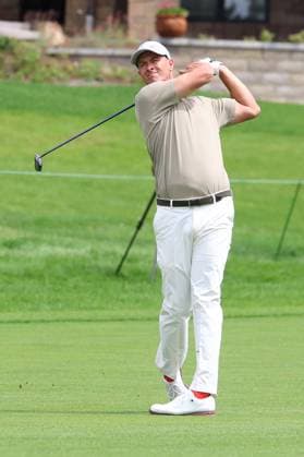 CASTLE ROCK, CO - AUGUST 25: PGA, Golf Herren golfer Adam Scott plays his second shot on the first hole during the final round of the PGA FedExCup BMW Championship on August 25th, 2024, at Castle Pines Golf Club in Castle Rock, Colorado. (Photo by Brian Spurlock Icon Sportswire) GOLF: AUG 25 PGA FedExCup Playoffs - BMW Championship EDITORIAL USE ONLY Icon24082548