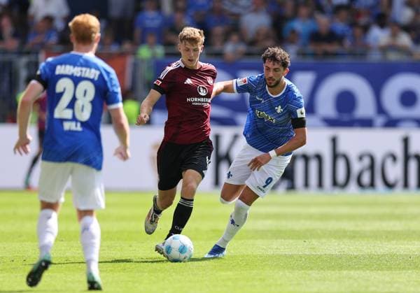 25.08.2024, xdcx, Fussball 2. Bundesliga, SV Darmstadt 98 - 1. FC Nürnberg, emonline, emspor, despor, v.l., Finn Jeltsch (1. FC Nürnberg), Fraser Hornby (SV Darmstadt 98) DFL DFB REGULATIONS PROHIBIT ANY USE OF PHOTOGRAPHS AS IMAGE SEQUENCES AND OR QUASI-VIDEO.