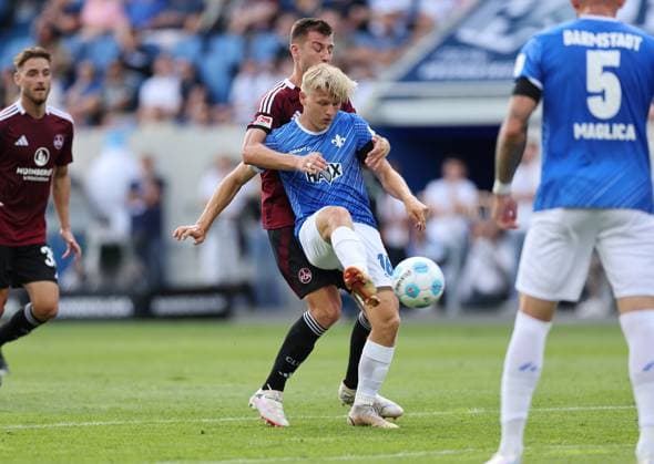 25.08.2024, xdcx, Fussball 2. Bundesliga, SV Darmstadt 98 - 1. FC Nürnberg, emonline, emspor, despor, v.l., Robin Knoche (1. FC Nürnberg), Andreas Müller (SV Darmstadt 98) DFL DFB REGULATIONS PROHIBIT ANY USE OF PHOTOGRAPHS AS IMAGE SEQUENCES AND OR QUASI-VIDEO.