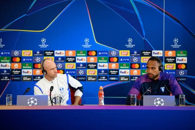 240826 Head coach Henrik Rydström and Isaac Kiese Thelin of Malmö FF during a press conference, PK, Pressekonferenz with Malmö FF on August 26, 2024 in Prague. Photo: Mathilda Ahlberg BILDBYRAN kod MA MA0708 fotboll football soccer fotball champions league presskonferens press conference malmö ff bbeng Copyright: MATHILDAxAHLBERG BB240826MA046