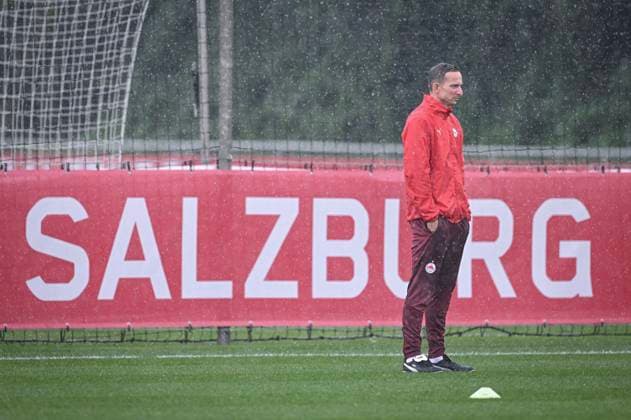FUSSBALL Champions League Qualifikation Saison 2024 2025 Rueckspiel FC Salzburg - Dynamo Kiew 26.08.2024 Training FC Salzburg; Trainer Pepijn Lijnders