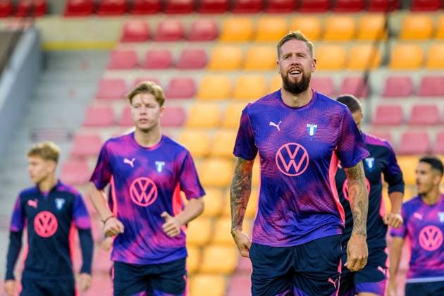 240826 And Pontus Jansson of Malmö FF during a training session with Malmö FF on August 26, 2024 in Prague. Photo: Mathilda Ahlberg BILDBYRAN kod MA MA0709 fotboll football soccer fotball champions league träning practice training malmö ff bbeng Copyright: MATHILDAxAHLBERG BB240826MA082