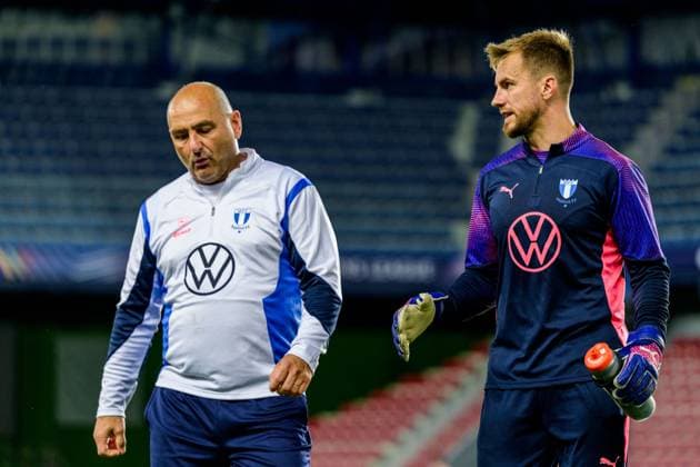 240826 Goalkeeper coach Jonnie Fedel and Goalkeeper Ricardo Friedrich of Malmö FF during a training session with Malmö FF on August 26, 2024 in Prague. Photo: Mathilda Ahlberg BILDBYRAN kod MA MA0709 fotboll football soccer fotball champions league träning practice training malmö ff bbeng Copyright: MATHILDAxAHLBERG BB240826MA109