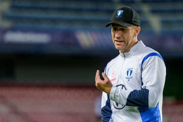 240826 Head coach Henrik Rydström of Malmö FF during a training session with Malmö FF on August 26, 2024 in Prague. Photo: Mathilda Ahlberg BILDBYRAN kod MA MA0709 fotboll football soccer fotball champions league träning practice training malmö ff bbeng Copyright: MATHILDAxAHLBERG BB240826MA112