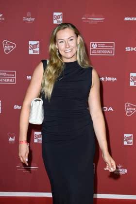 Laura Nolte (Olympiasiegerin im Zweierbob) bei der Ankunft zu der Preisverleihung des BILD-Award am 26.08.2024 in der Fischauktionshalle in Hamburg