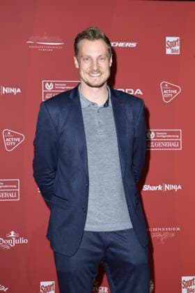 Marcell Jansen bei der Ankunft zu der Preisverleihung des BILD-Award am 26.08.2024 in der Fischauktionshalle in Hamburg