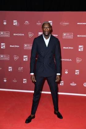 Owen Ansah bei der Ankunft zu der Preisverleihung des BILD-Award am 26.08.2024 in der Fischauktionshalle in Hamburg