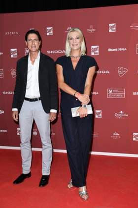 Marcus Höfl und Maria Höfl-Riesch bei der Ankunft zu der Preisverleihung des BILD-Award am 26.08.2024 in der Fischauktionshalle in Hamburg