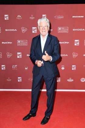 Marcel Reif bei der Ankunft zu der Preisverleihung des BILD-Award am 26.08.2024 in der Fischauktionshalle in Hamburg