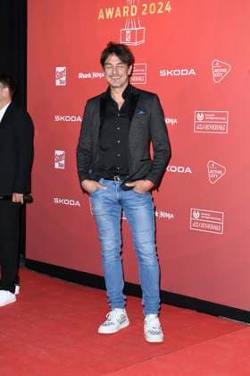 Matze Knop bei der Ankunft zu der Preisverleihung des BILD-Award am 26.08.2024 in der Fischauktionshalle in Hamburg