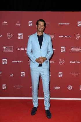 Jonas Boldt bei der Ankunft zu der Preisverleihung des BILD-Award am 26.08.2024 in der Fischauktionshalle in Hamburg