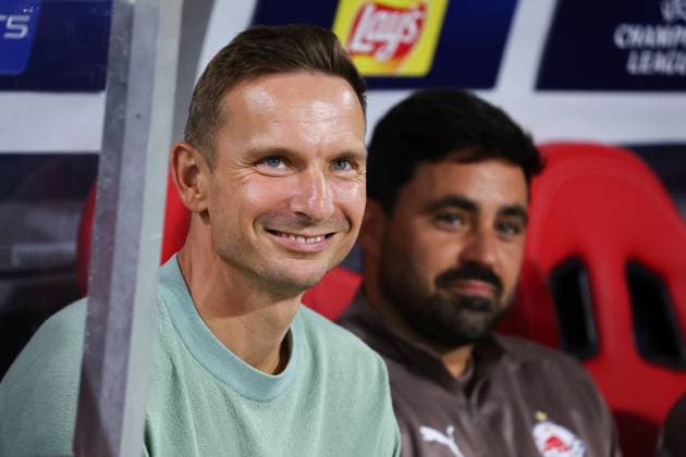 SOCCER - UEFA CL, RBS vs Kyiv SALZBURG,AUSTRIA,27.AUG.24 - SOCCER - UEFA Champions League, qualification, Red Bull Salzburg vs FC Dynamo Kyiv. Image shows head coach Pepijn Lijnders (RBS).  GEPAxpictures xDavidxGeieregger