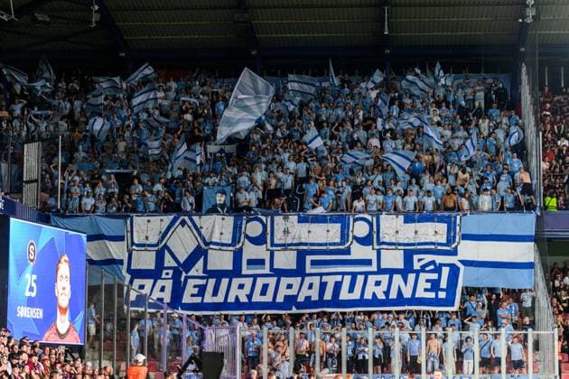 240827 Supporters of Malmö FF ahead of the UEFA Champions League football match between Sparta Prague and Malmö FF on August 27, 2024 in Prague. Photo: Mathilda Ahlberg BILDBYRAN kod MA MA0710 fotboll football soccer fotball champions league sparta prag malmö ff bbeng publik Copyright: MATHILDAxAHLBERG BB240827MA063