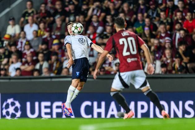 240827 Lasse Berg Johnsen of Malmö FF during the UEFA Champions League football match between Sparta Prague and Malmö FF on August 27, 2024 in Prague. Photo: Mathilda Ahlberg BILDBYRAN kod MA MA0710 fotboll football soccer fotball champions league sparta prag malmö ff bbeng bbauto Copyright: MATHILDAxAHLBERG BB240827MA079