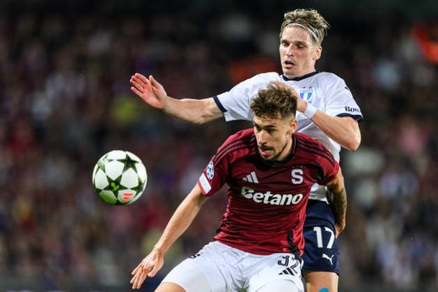 240827 Matej Rynes of Sparta Prague and Jens Stryger Larsen of Malmö FF during the UEFA Champions League football match between Sparta Prague and Malmö FF on August 27, 2024 in Prague. Photo: Mathilda Ahlberg BILDBYRAN kod MA MA0710 fotboll football soccer fotball champions league sparta prag malmö ff bbeng Copyright: MATHILDAxAHLBERG BB240827MA085