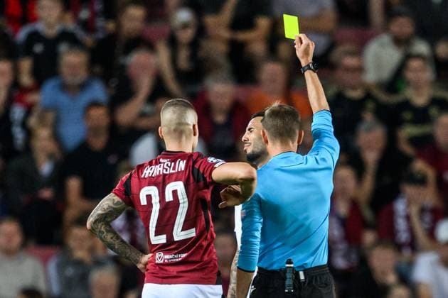 240827 Sergio Pena of Malmö FF is shown a yellow card during the UEFA Champions League football match between Sparta Prague and Malmö FF on August 27, 2024 in Prague. Photo: Mathilda Ahlberg BILDBYRAN kod MA MA0710 fotboll football soccer fotball champions league sparta prag malmö ff bbeng Copyright: MATHILDAxAHLBERG BB240827MA086