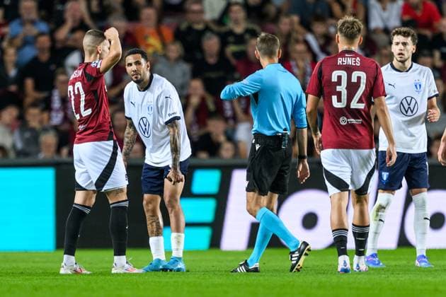 240827 Sergio Pena of Malmö FF during the UEFA Champions League football match between Sparta Prague and Malmö FF on August 27, 2024 in Prague. Photo: Mathilda Ahlberg BILDBYRAN kod MA MA0710 fotboll football soccer fotball champions league sparta prag malmö ff bbeng depp Copyright: MATHILDAxAHLBERG BB240827MA088