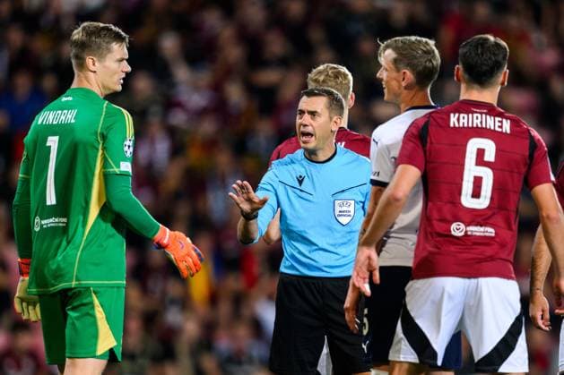 240827 Referee Clement Turpin during the UEFA Champions League football match between Sparta Prague and Malmö FF on August 27, 2024 in Prague. Photo: Mathilda Ahlberg BILDBYRAN kod MA MA0710 fotboll football soccer fotball champions league sparta prag malmö ff bbeng Copyright: MATHILDAxAHLBERG BB240827MA096