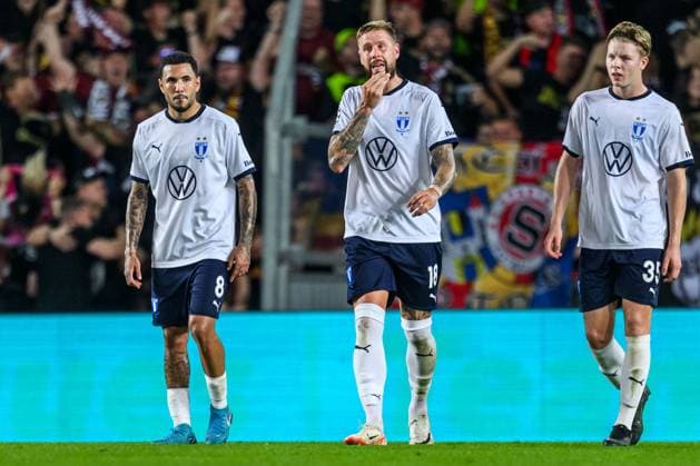 240827 Sergio Pena, Pontus Jansson and Nils Zätterström of Malmö FF looks dejected during the UEFA Champions League football match between Sparta Prague and Malmö FF on August 27, 2024 in Prague. Photo: Mathilda Ahlberg BILDBYRAN kod MA MA0710 fotboll football soccer fotball champions league sparta prag malmö ff bbeng sparta prague depp Copyright: MATHILDAxAHLBERG BB240827MA213