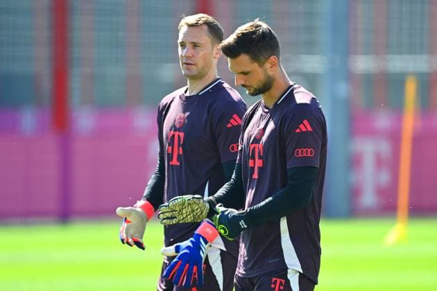 v.li:Manuel NEUER (Torwart Bayern Muenchen), Sven ULREICH,Torwart (Bayern Muenchen). Training FC Bayern Muenchen auf dem Trainingsgelaende an der Saebener Strasse am 28.08.2024. Fussball 1. Bundesliga,Saison 2024 2025