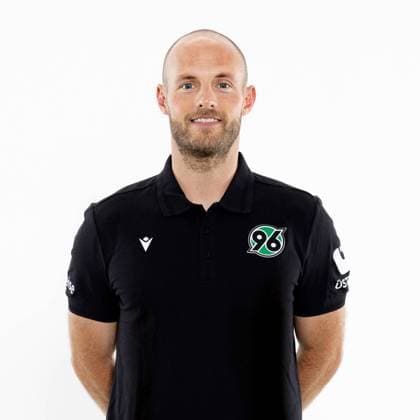 Lars Barlemann (Co-Trainer), Hannover 96. Porträttermin Saison 2024 2025 2. BL Bundesliga Copyright: Hannover 96 Lars Kaletta; Fussball GER Porträt Vorstellung Präsentation Pressetermin Headshot Headshots xptt
