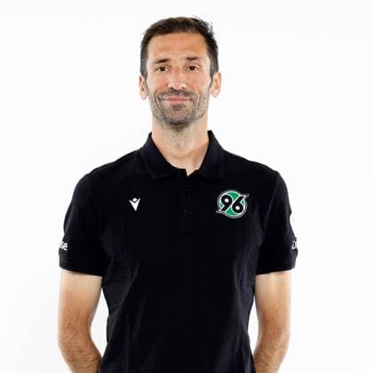 Andre Mijatovic (Co-Trainer), Hannover 96. Porträttermin Saison 2024 2025 2. BL Bundesliga Copyright: Hannover 96 Lars Kaletta; Fussball GER Porträt Vorstellung Präsentation Pressetermin Headshot Headshots xptt