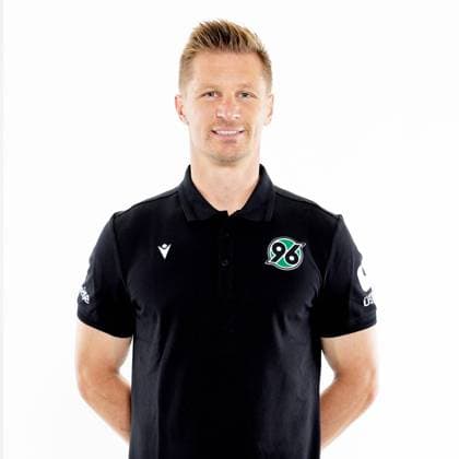Michael Ratajczak (Torwarttrainer), Hannover 96. Porträttermin Saison 2024 2025 2. BL Bundesliga Copyright: Hannover 96 Lars Kaletta; Fussball GER Porträt Vorstellung Präsentation Pressetermin Headshot Headshots xptt