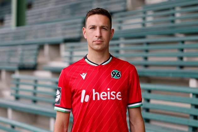 Fußball, 3. Liga, Hannover 96 II Porträttermin 2024 2025 Fynn Arkenberg, Hannover 96 II. U23 U 23, Porträttermin Saison 2024 2025 3. Liga Copyright: Hannover 96 Lars Kaletta; Fussball GER Porträt Vorstellung Präsentation Pressetermin Headshot Headshots xptt