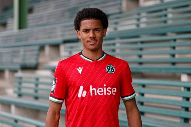 Fußball, 3. Liga, Hannover 96 II Porträttermin 2024 2025 Jeremie Niklaus, Hannover 96 II. U23 U 23, Porträttermin Saison 2024 2025 3. Liga Copyright: Hannover 96 Lars Kaletta; Fussball GER Porträt Vorstellung Präsentation Pressetermin Headshot Headshots xptt