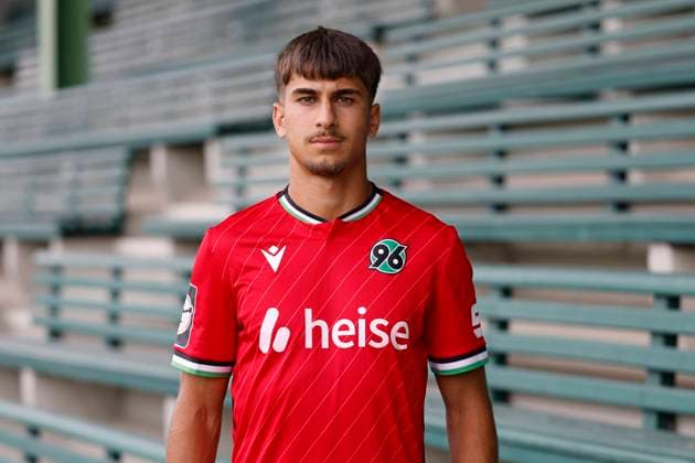 Fußball, 3. Liga, Hannover 96 II Porträttermin 2024 2025 Mustafa Abdullatif, Hannover 96 II. U23 U 23, Porträttermin Saison 2024 2025 3. Liga Copyright: Hannover 96 Lars Kaletta; Fussball GER Porträt Vorstellung Präsentation Pressetermin Headshot Headshots xptt
