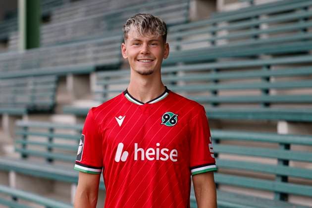 Fußball, 3. Liga, Hannover 96 II Porträttermin 2024 2025 Nick Stepantsev, Hannover 96 II. U23 U 23, Porträttermin Saison 2024 2025 3. Liga Copyright: Hannover 96 Lars Kaletta; Fussball GER Porträt Vorstellung Präsentation Pressetermin Headshot Headshots xptt