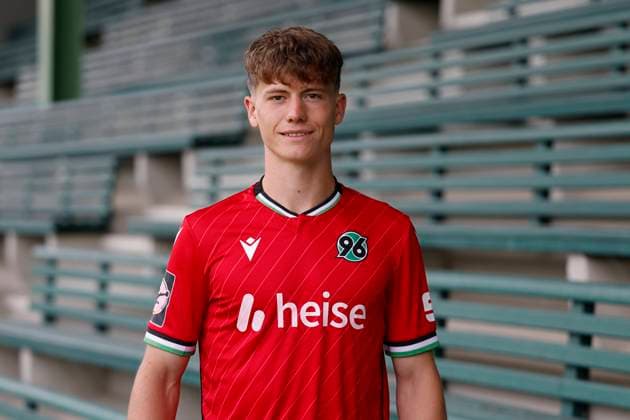 Fußball, 3. Liga, Hannover 96 II Porträttermin 2024 2025 Noah Engelbreth, Hannover 96 II. U23 U 23, Porträttermin Saison 2024 2025 3. Liga Copyright: Hannover 96 Lars Kaletta; Fussball GER Porträt Vorstellung Präsentation Pressetermin Headshot Headshots xptt