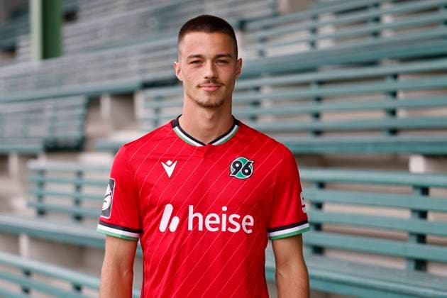 Fußball, 3. Liga, Hannover 96 II Porträttermin 2024 2025 Robin Kalem, Hannover 96 II. U23 U 23, Porträttermin Saison 2024 2025 3. Liga Copyright: Hannover 96 Lars Kaletta; Fussball GER Porträt Vorstellung Präsentation Pressetermin Headshot Headshots xptt