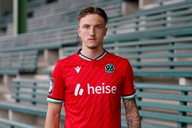 Fußball, 3. Liga, Hannover 96 II Porträttermin 2024 2025 Sean Busch, Hannover 96 II. U23 U 23, Porträttermin Saison 2024 2025 3. Liga Copyright: Hannover 96 Lars Kaletta; Fussball GER Porträt Vorstellung Präsentation Pressetermin Headshot Headshots xptt