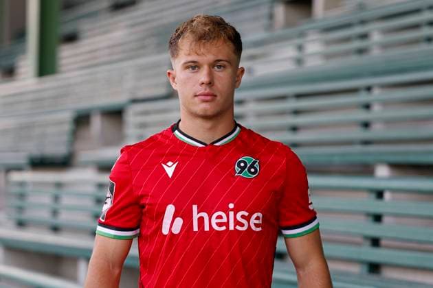 Fußball, 3. Liga, Hannover 96 II Porträttermin 2024 2025 Tom Sanne, Hannover 96 II. U23 U 23, Porträttermin Saison 2024 2025 3. Liga Copyright: Hannover 96 Lars Kaletta; Fussball GER Porträt Vorstellung Präsentation Pressetermin Headshot Headshots xptt