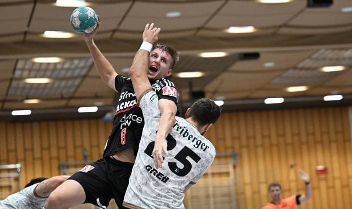 Sport Themen der Woche KW35 Sport Bilder des Tages 28.08.2024 - Handball - Saison 2024 2025 - Testspiel - Freundschaftsspiel : HC Erlangen HCE - HC Elbflorenz Dresden - - xwoxzix - Sander Andreassen Overjordet ( 8, HC Erlangen HCE ) Sebastian Greß (25, HC Elbflorenz Dresden ) *** 28 08 2024 Handball season 2024 2025 Test match friendly HC Erlangen HCE HC Elbflorenz Dresden xwoxzix Sander Andreassen Overjordet 8, HC Erlangen HCE Sebastian Greß 25, HC Elbflorenz Dresden